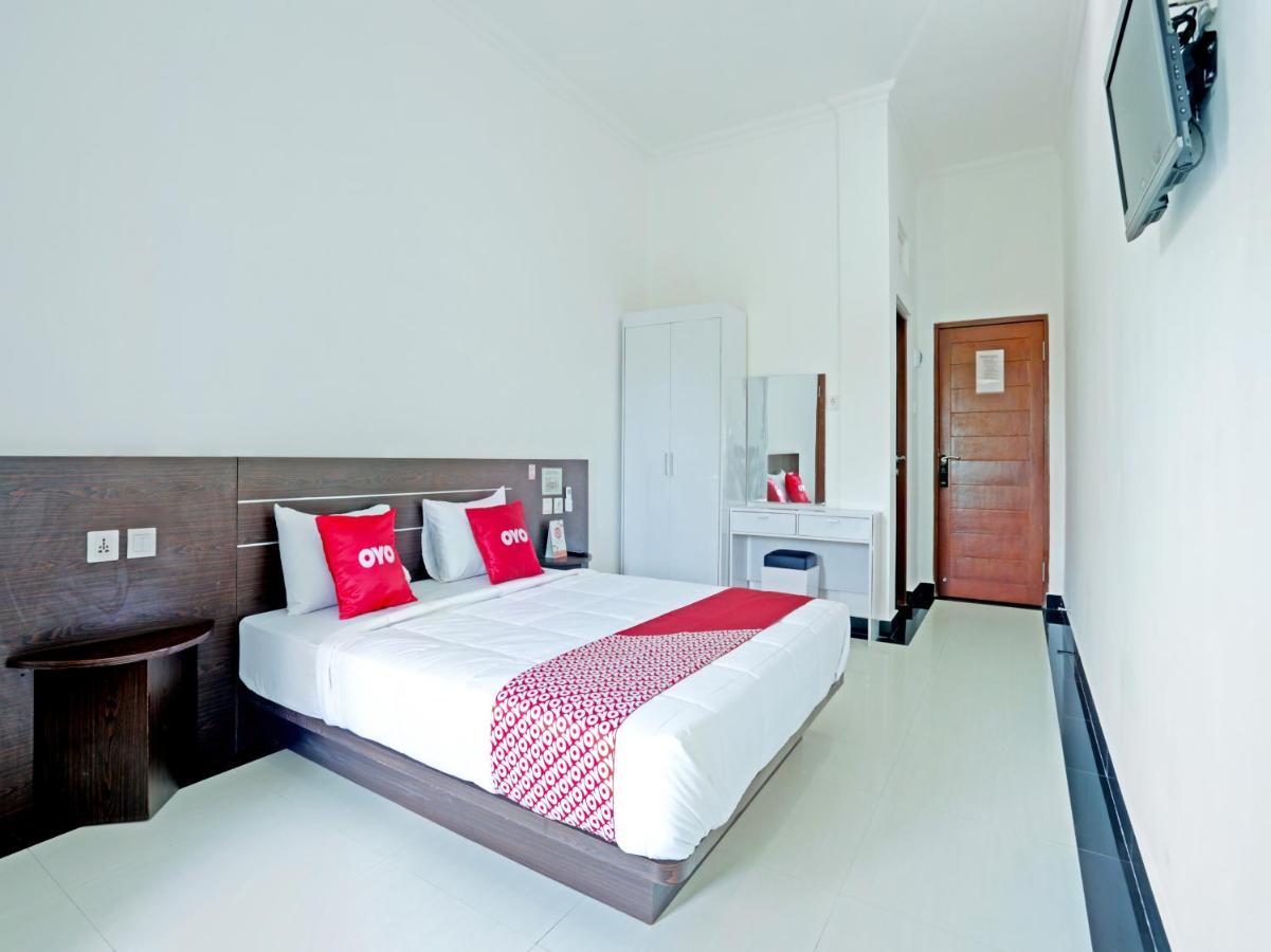 Oyo 90859 Cahaya Guest House Pesanggaran Dış mekan fotoğraf