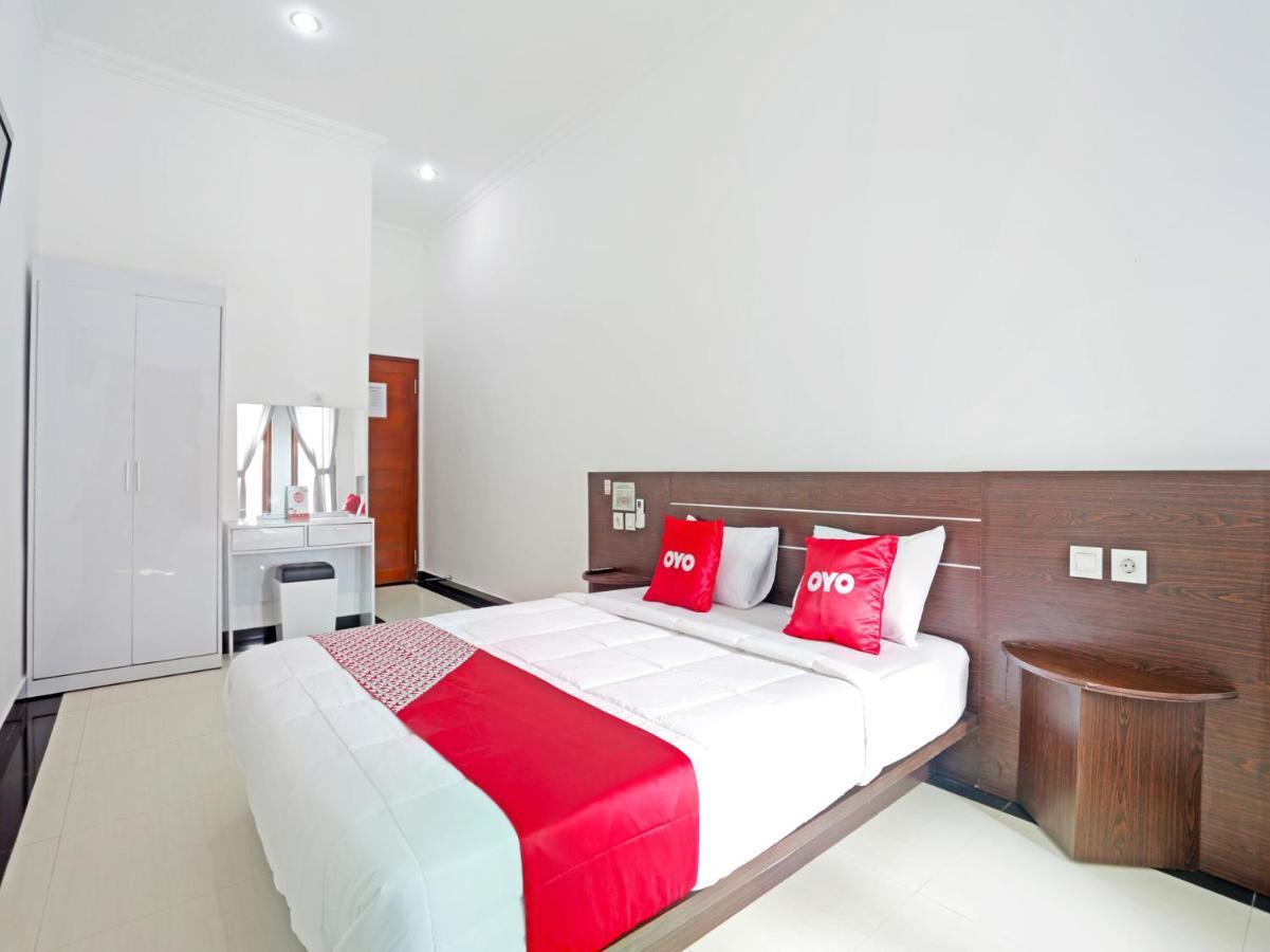 Oyo 90859 Cahaya Guest House Pesanggaran Dış mekan fotoğraf